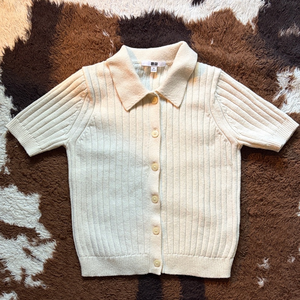UNIQLO Cream Ribbed Button sweater